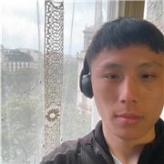 Je donne des cours de chinois au niveau débutant et intermédiaire. Si vous êtes intéressé par cette langue, venez parler avec moi.